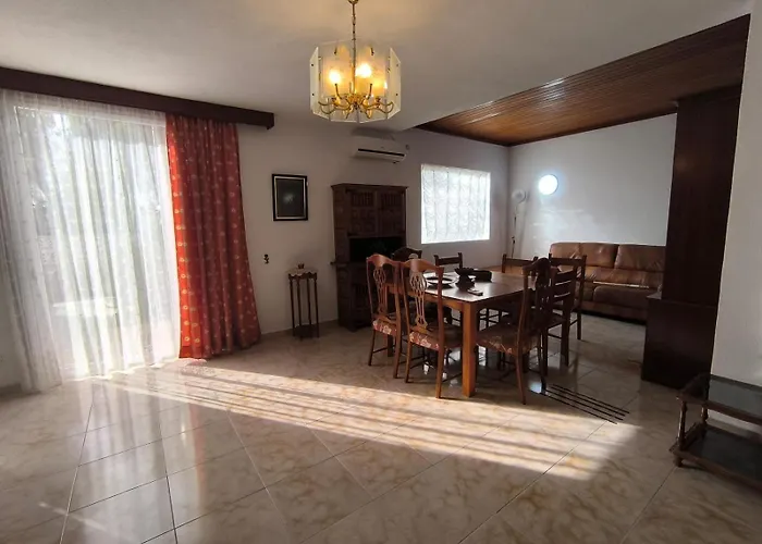 Monkey Вілла Адехе